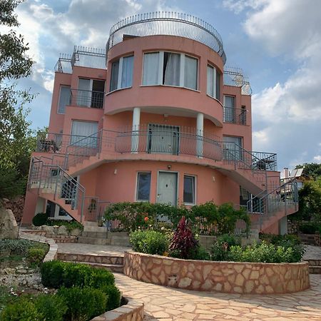 וארנה Sunray Guest House, Private Rooms & Apartment With Lovely Sea View מראה חיצוני תמונה
