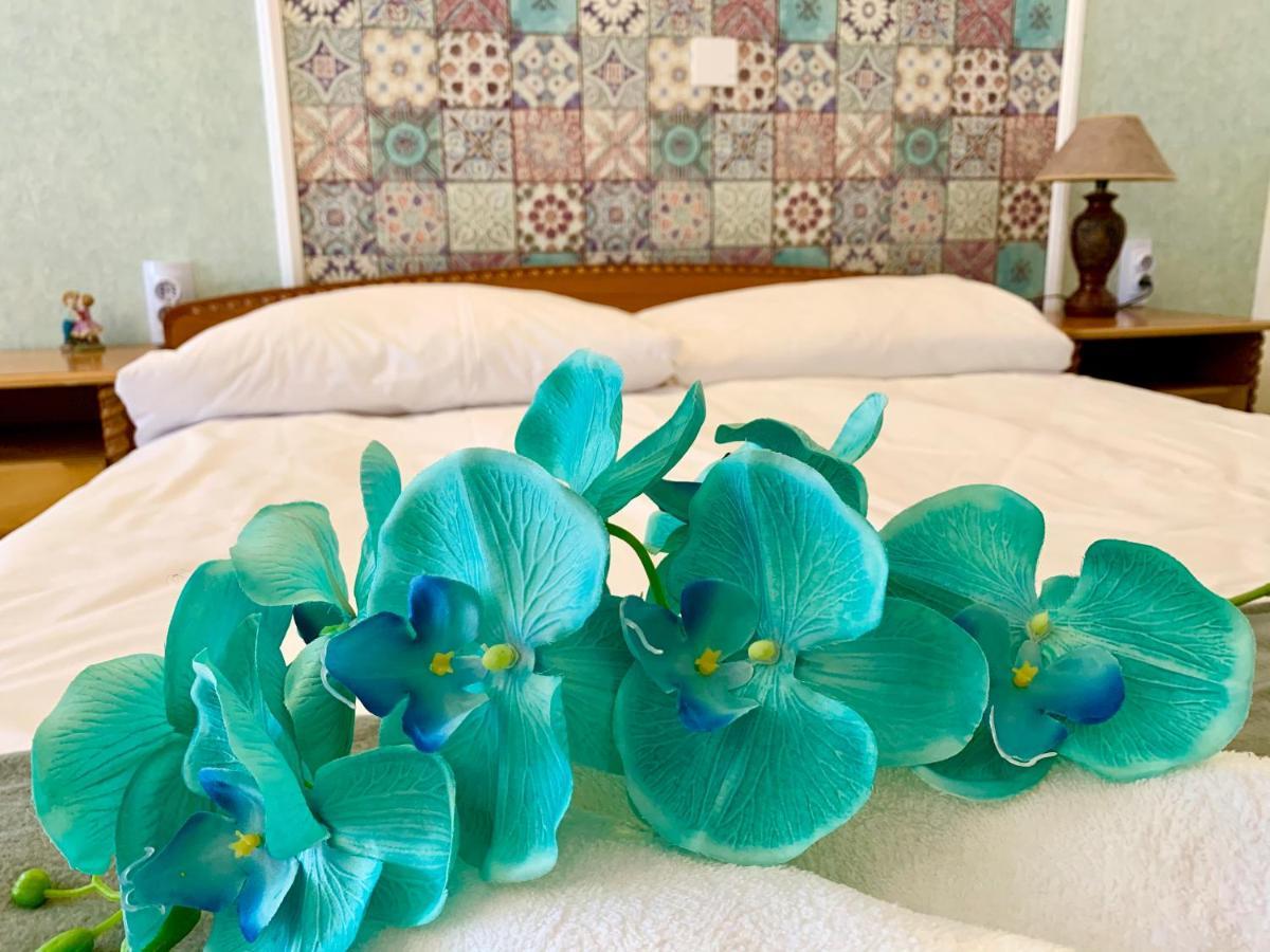 וארנה Sunray Guest House, Private Rooms & Apartment With Lovely Sea View מראה חיצוני תמונה