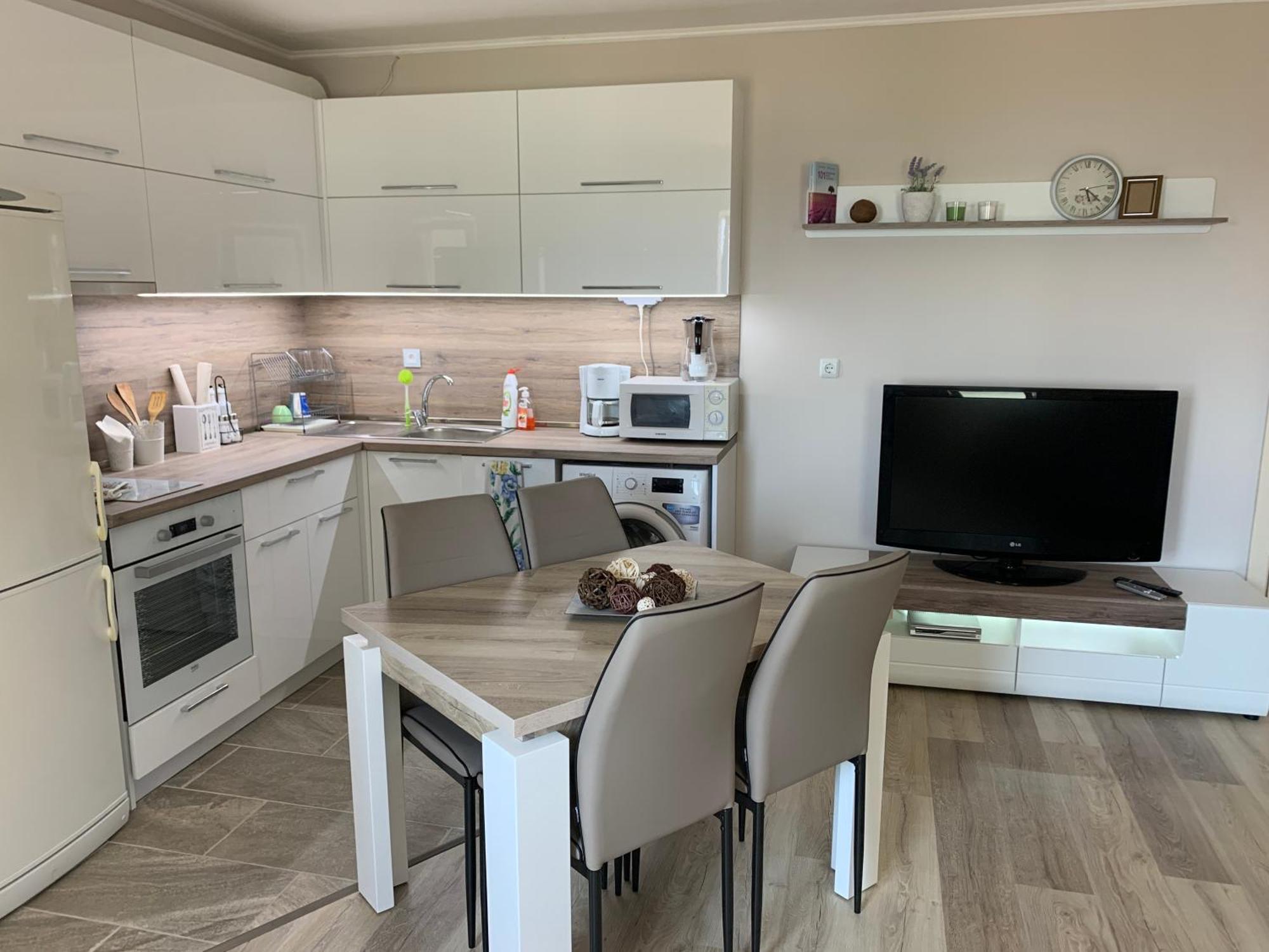 וארנה Sunray Guest House, Private Rooms & Apartment With Lovely Sea View מראה חיצוני תמונה