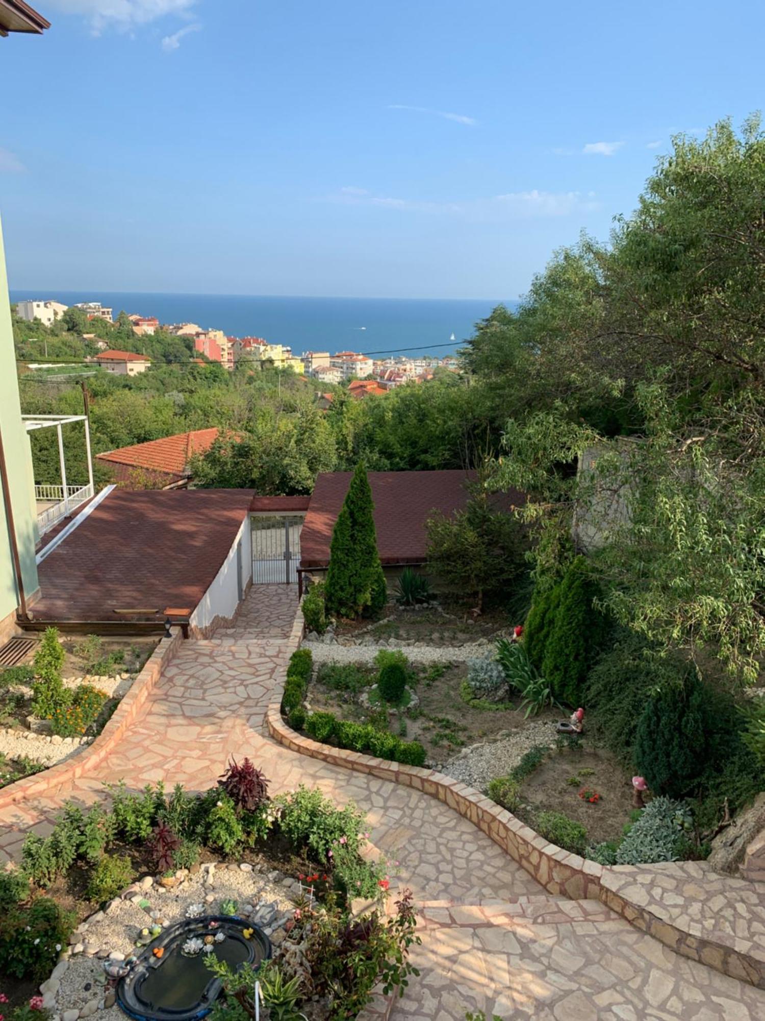 וארנה Sunray Guest House, Private Rooms & Apartment With Lovely Sea View מראה חיצוני תמונה