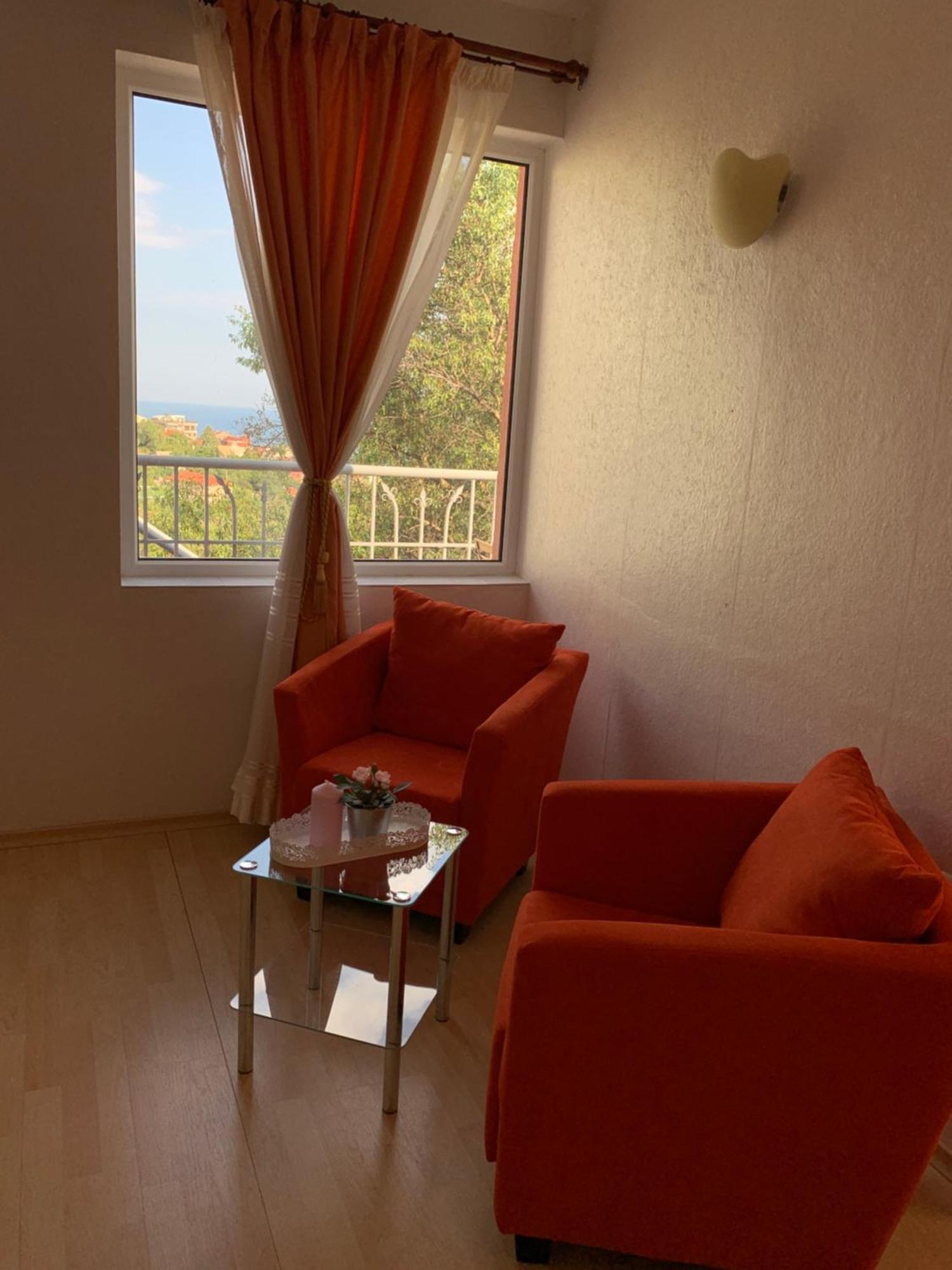 וארנה Sunray Guest House, Private Rooms & Apartment With Lovely Sea View מראה חיצוני תמונה