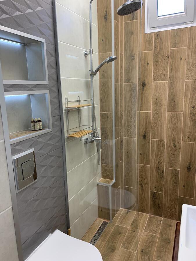 וארנה Sunray Guest House, Private Rooms & Apartment With Lovely Sea View מראה חיצוני תמונה
