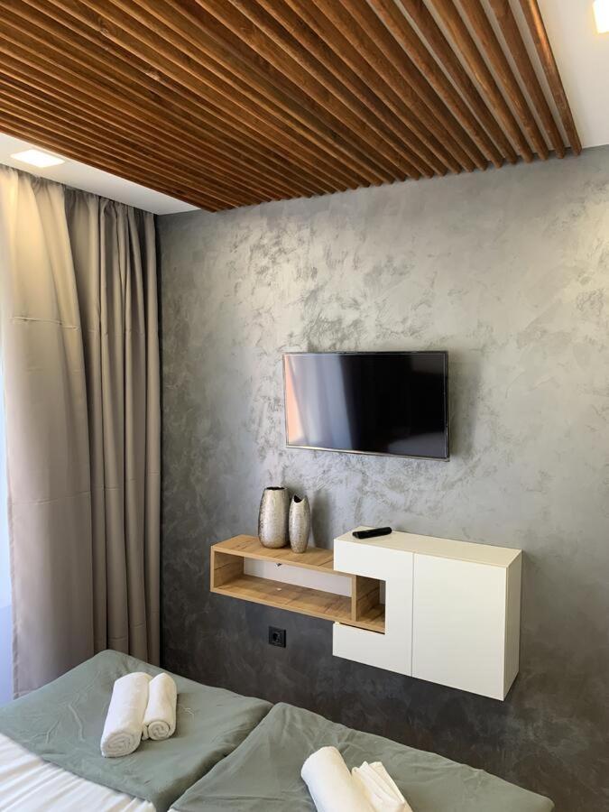 וארנה Sunray Guest House, Private Rooms & Apartment With Lovely Sea View מראה חיצוני תמונה