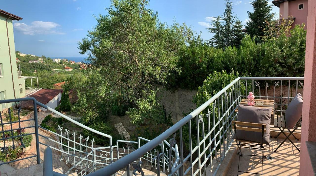 וארנה Sunray Guest House, Private Rooms & Apartment With Lovely Sea View מראה חיצוני תמונה