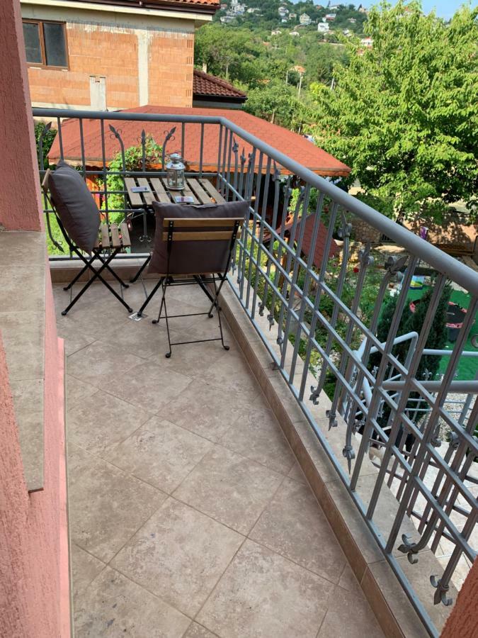 וארנה Sunray Guest House, Private Rooms & Apartment With Lovely Sea View מראה חיצוני תמונה